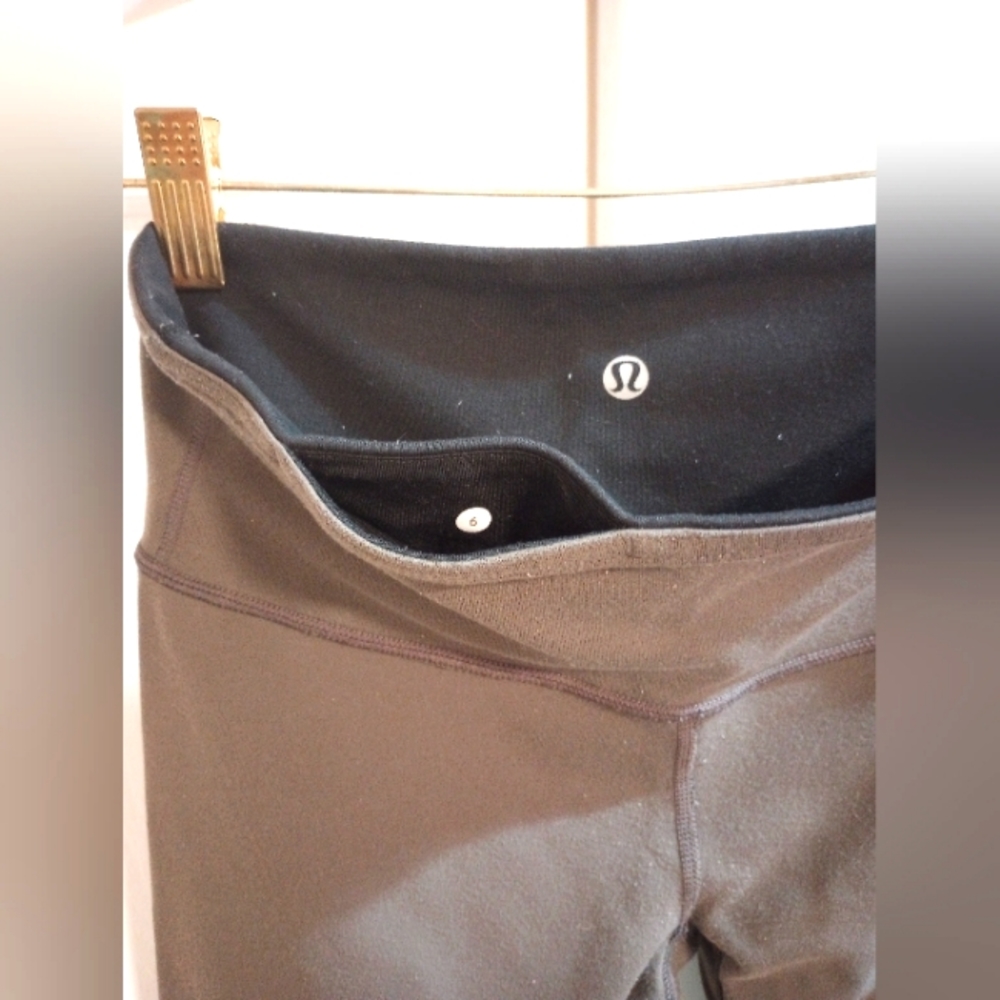 Lululemon Reversible Gray/Black Leggings, Sz 6